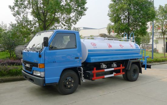 江鈴平頭灑水車圖片