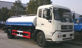 馬路灑水車(chē)圖片