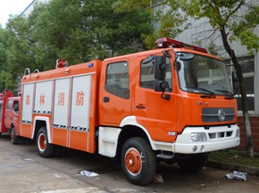 四驅(qū)森林越野消防車圖片
