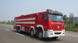 國(guó)五重汽豪沃25噸泡沫消防車圖片
